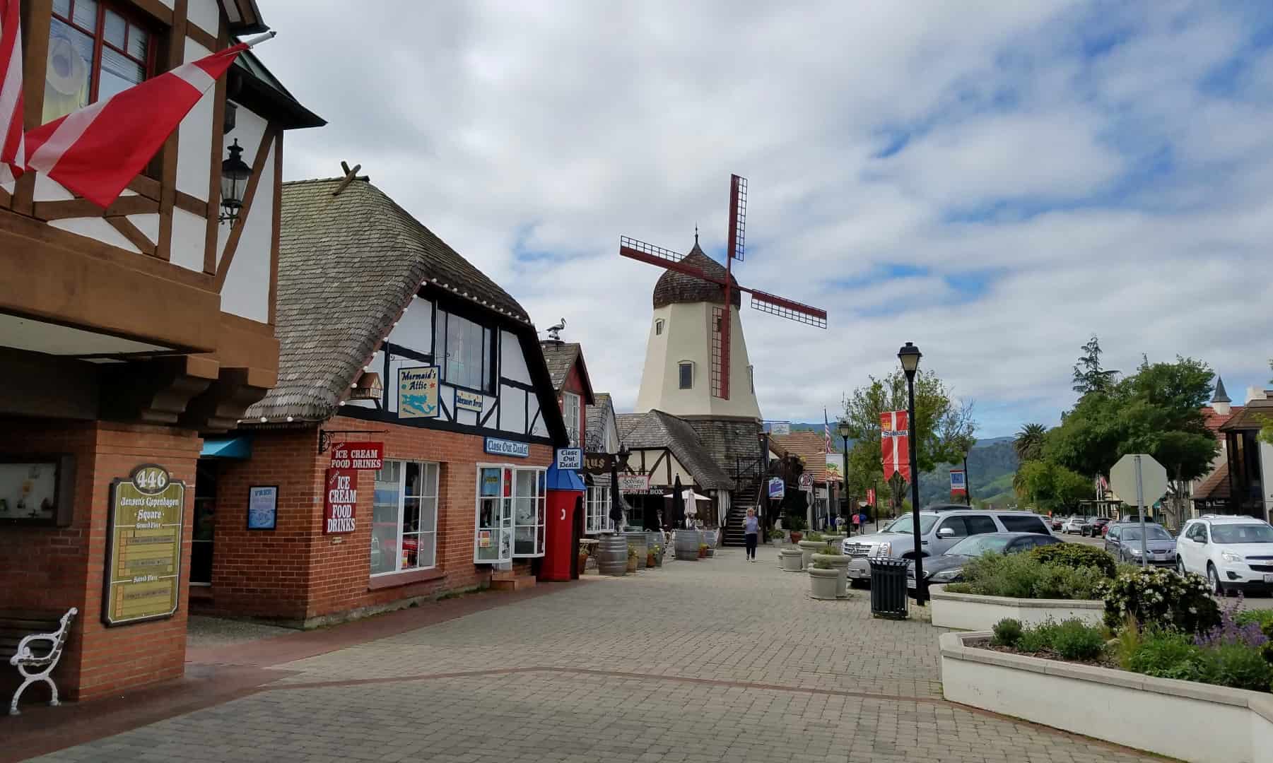 làng Solvang